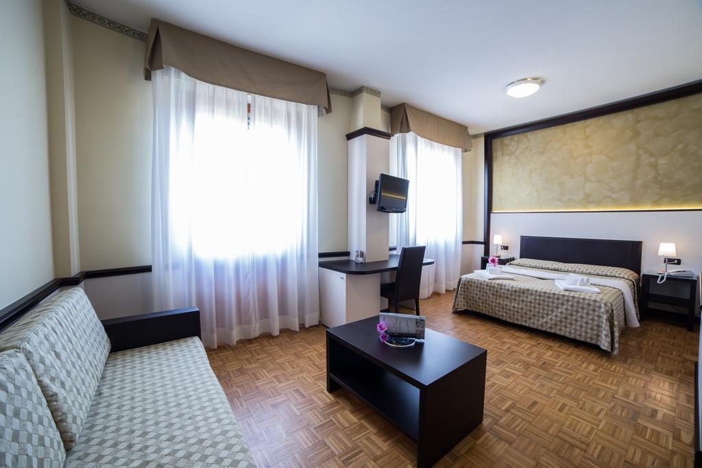 Hotel Astoria فيدينسا المظهر الخارجي الصورة