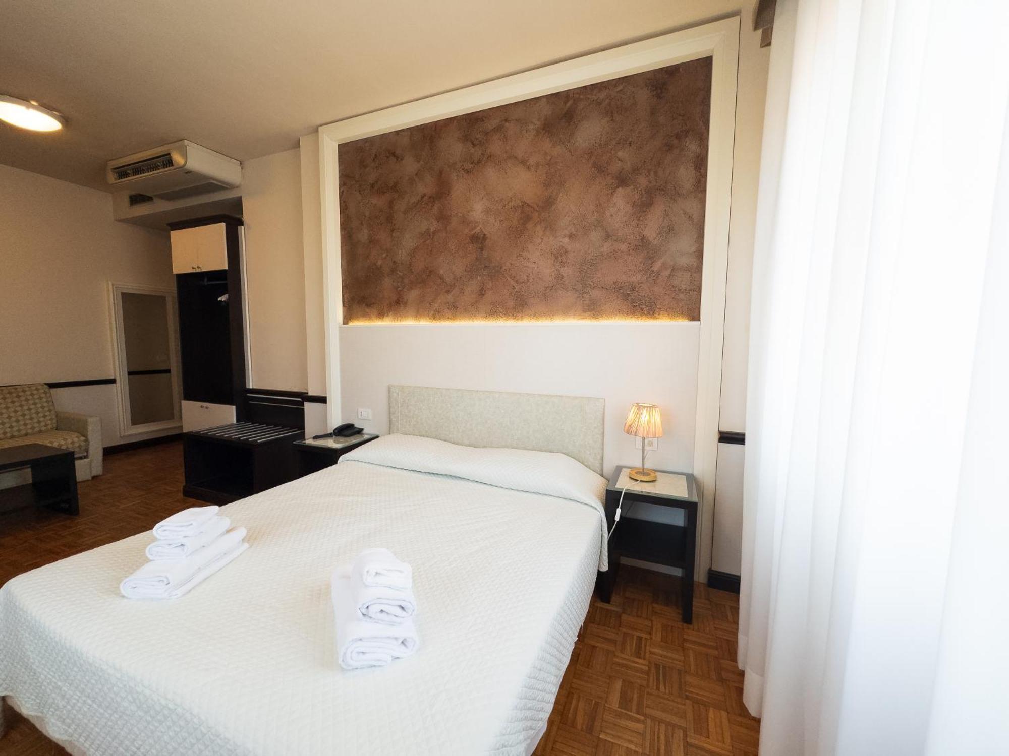 Hotel Astoria فيدينسا المظهر الخارجي الصورة